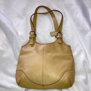 EUC Coach Soho Slim 4983 Tan Leather Shoulder Bag w/ 2 adjustable shoulder strap